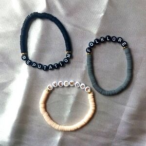 Taylor Swift Tour Bracelet Set !!!